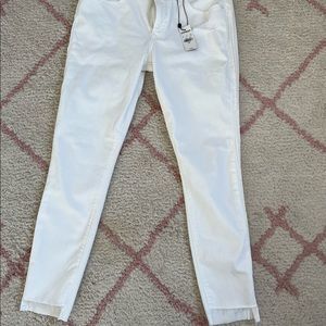 Express size 6 short white skinny jeans